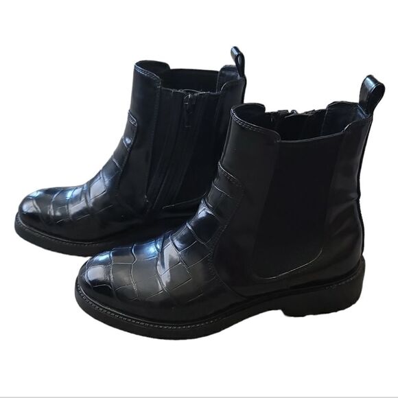 Jeffrey Campbell Black CrocEmbossed Patent Leather Chelsea Ankle Boots Sz 6 - Picture 2 of 9